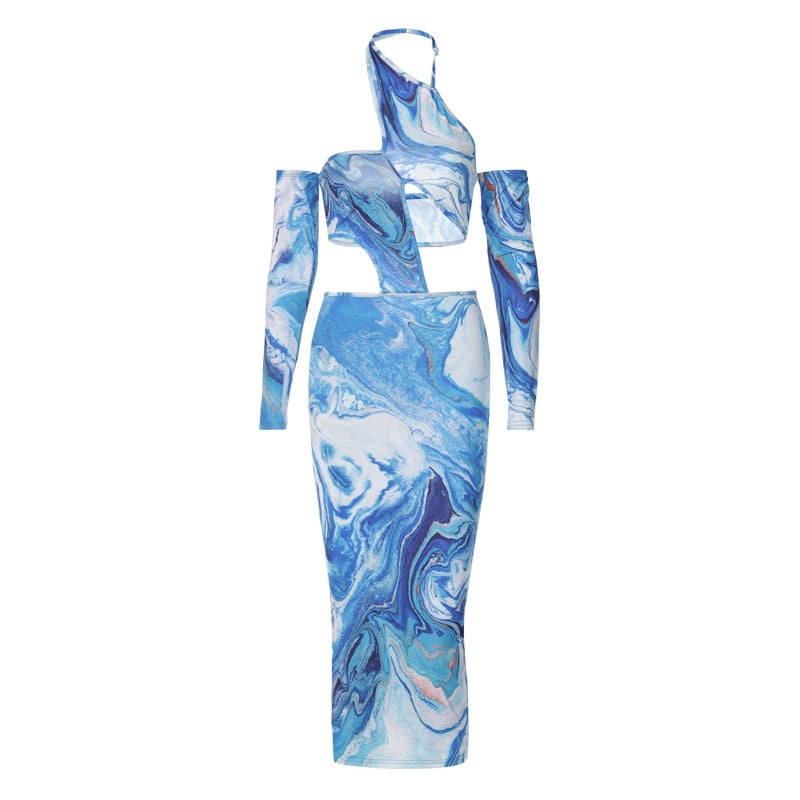 Elegant Open-Back Flow Dress
